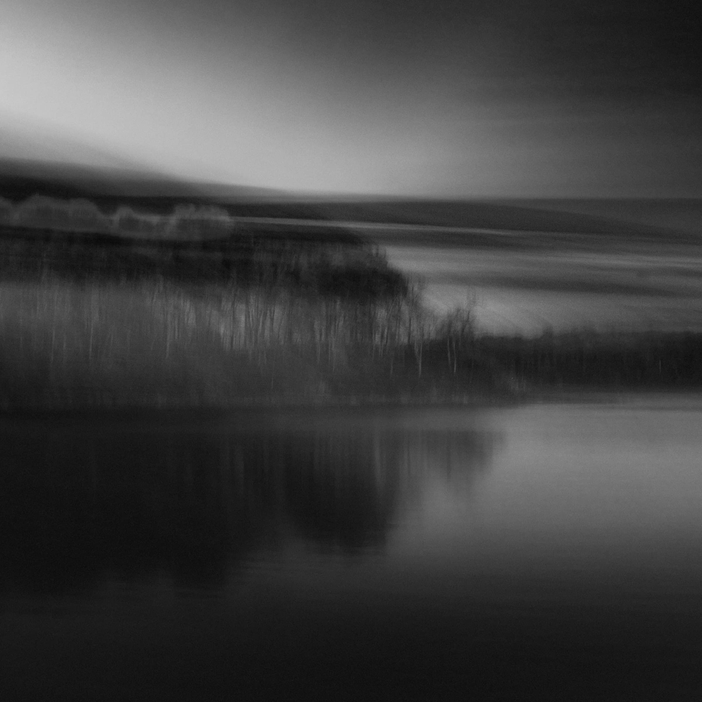 Lake, Long Exposure by Daniel Montero · Photographic study