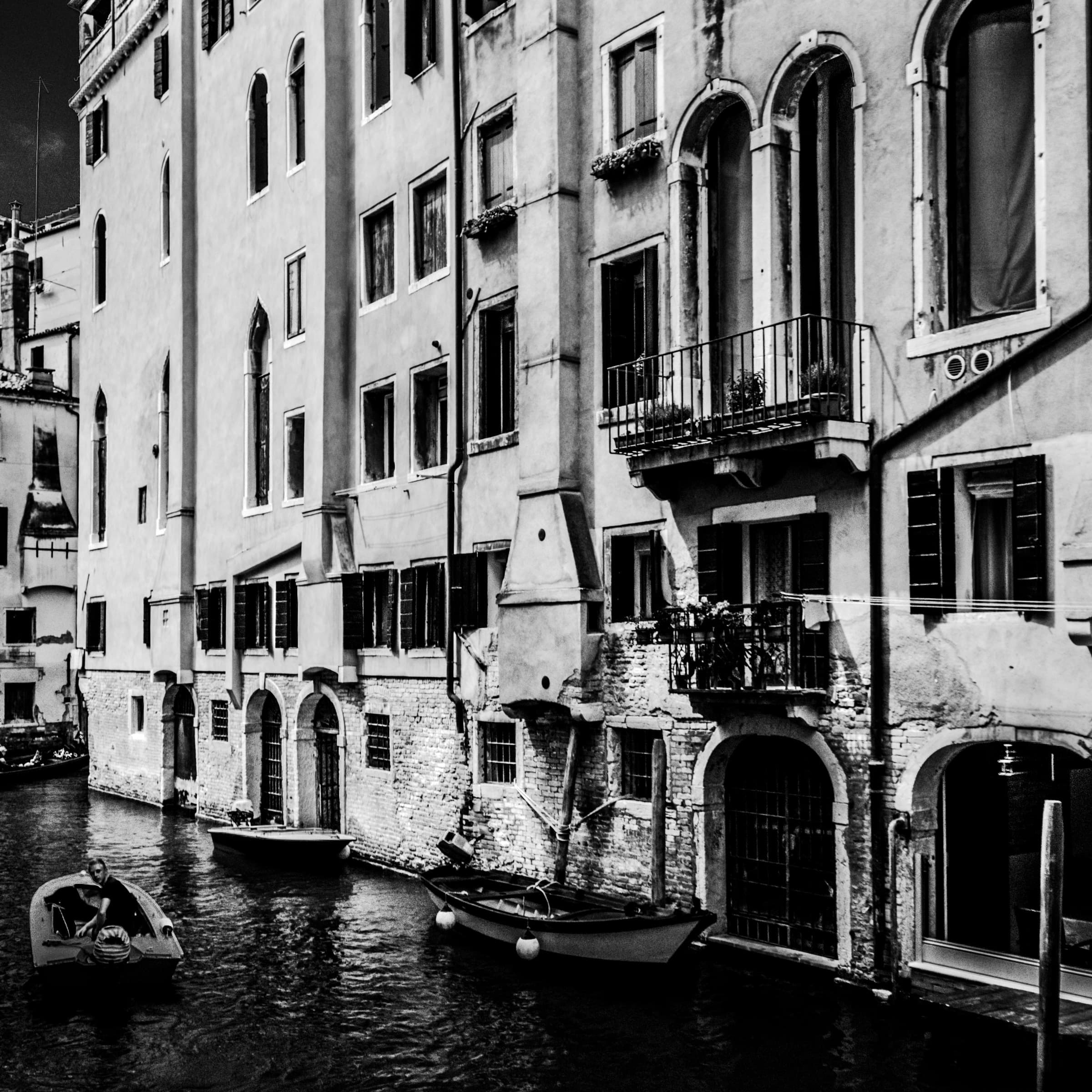 Palazzo, Venice by Daniel Montero · Photographic study