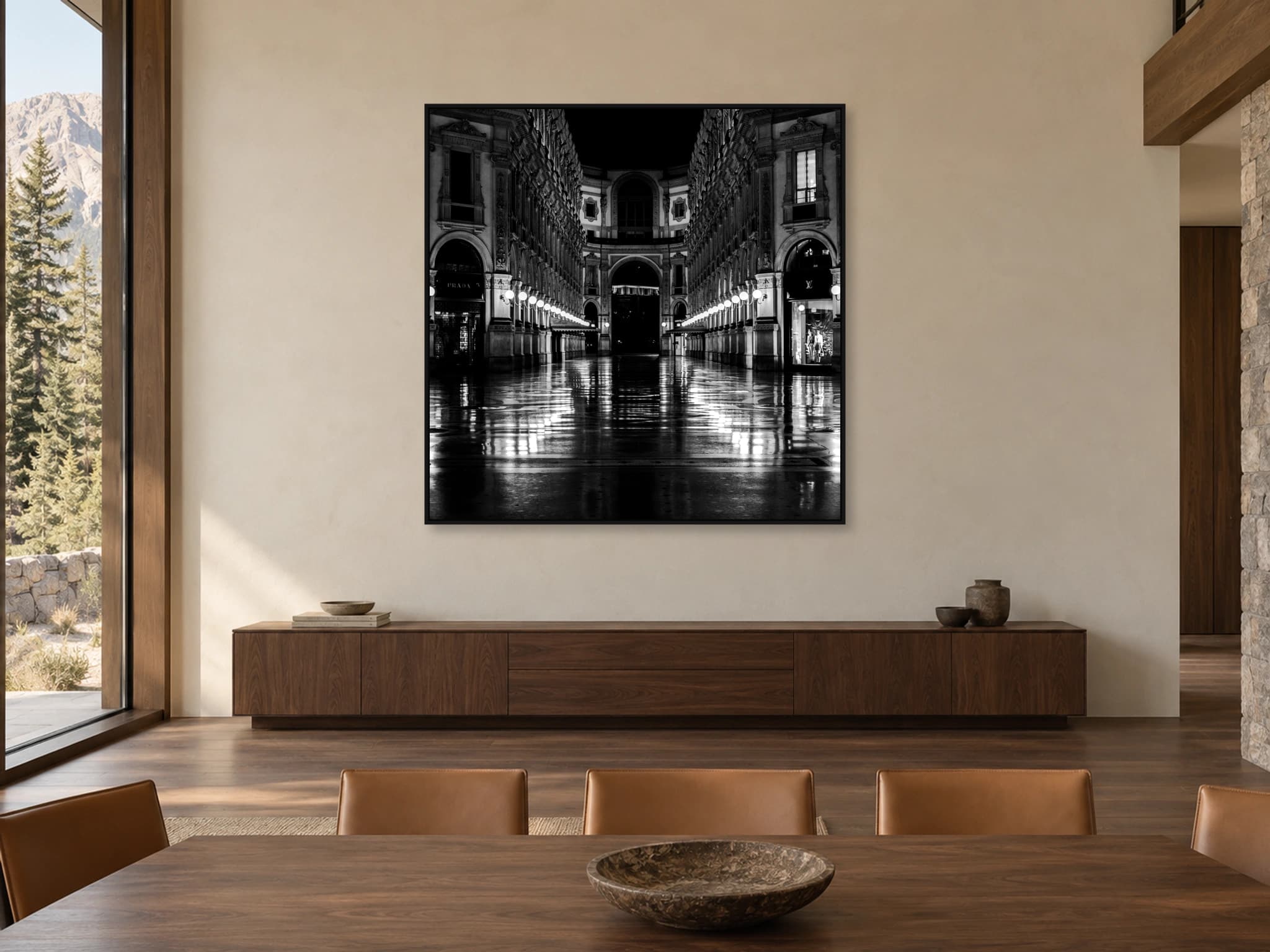 Illustrative interior setting for Galleria, Night