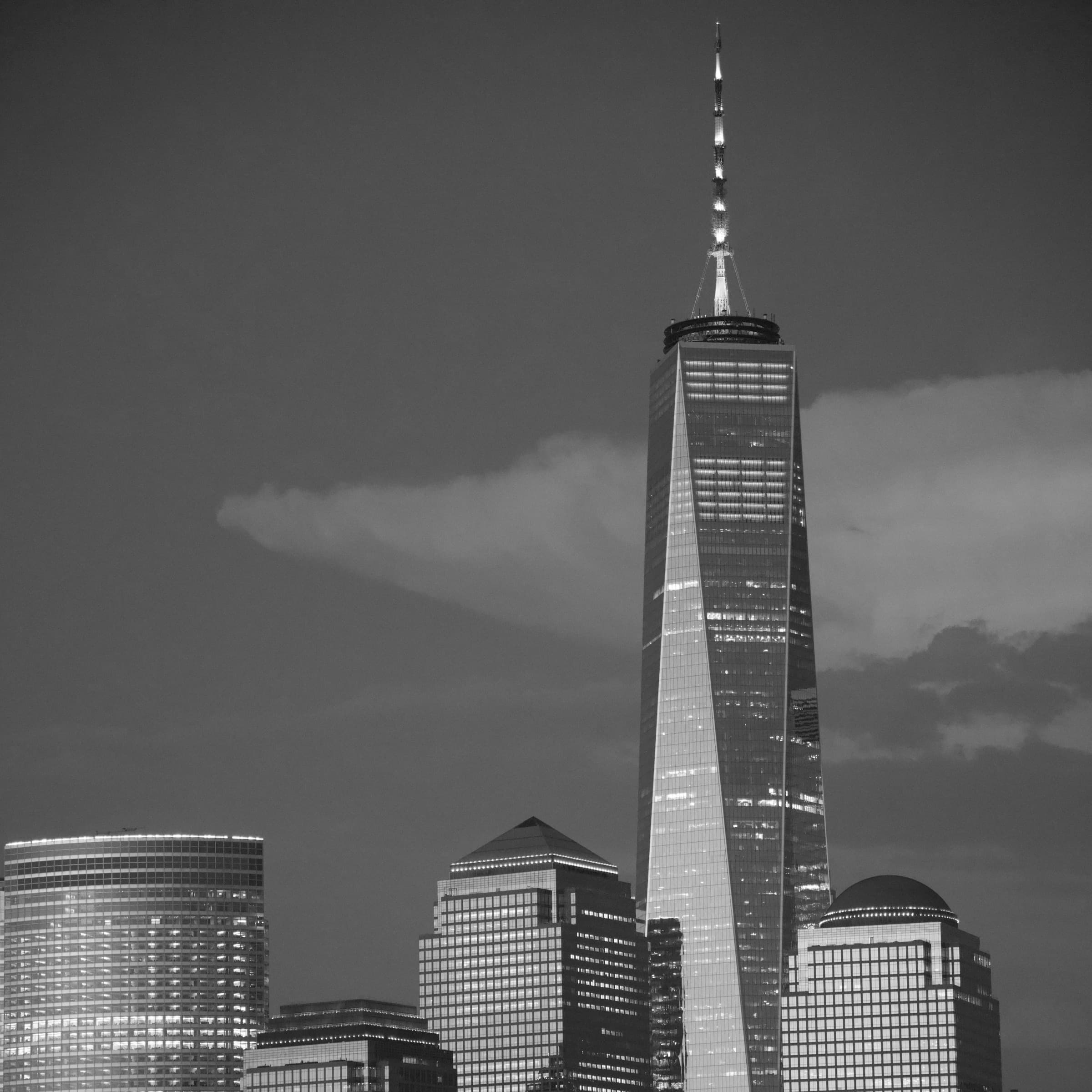 One World Trade, Night by Daniel Montero · Photographic study